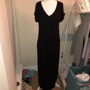 SUPER SOFT BLACK VNECK MAXI DRESS WITH SIDE SLITS
